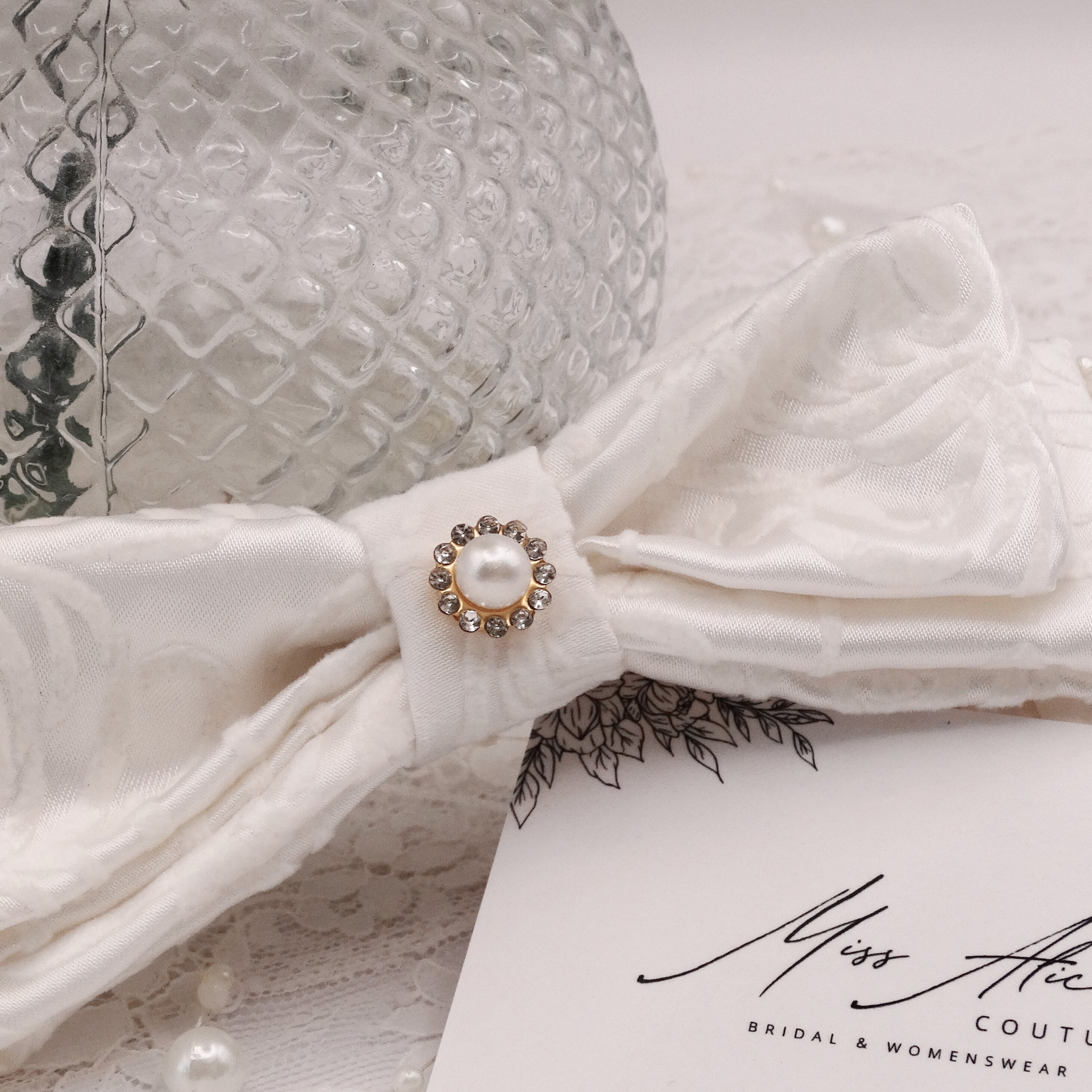 Dahlia Mini Bow | Soft White Ivory | Hair Clip Accessory