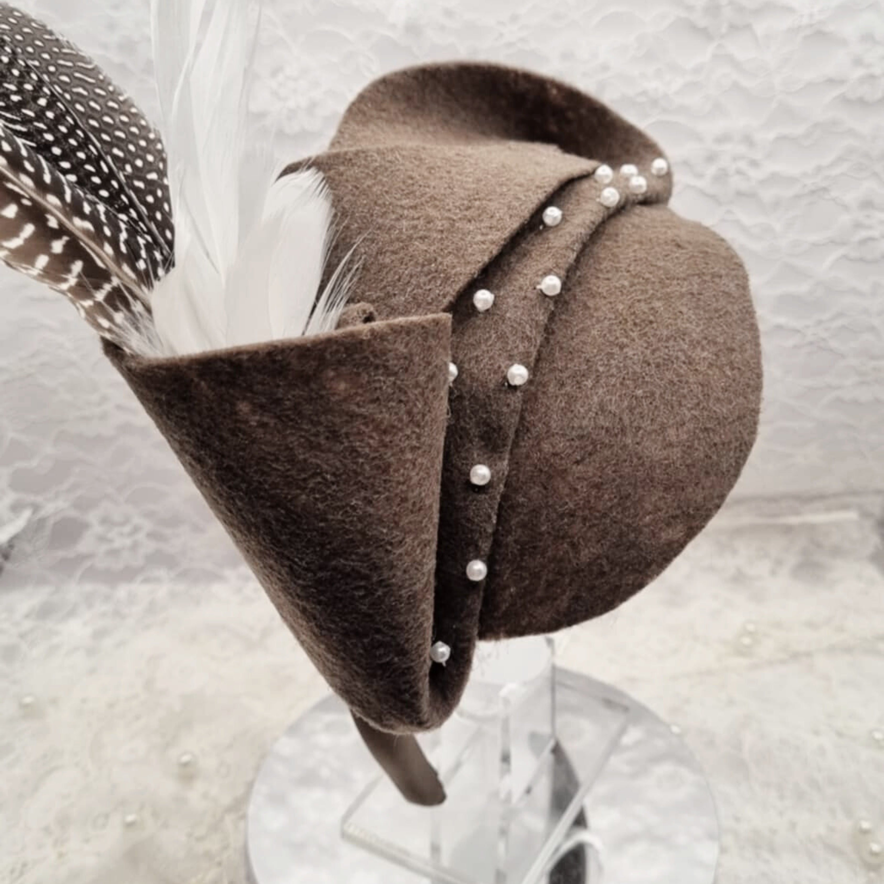 Vintage 1940s Pearl Feather Headband | Handmade Brown Felt Hairpiece | Ladies Day Headband | Timeless Old Hollywood Style