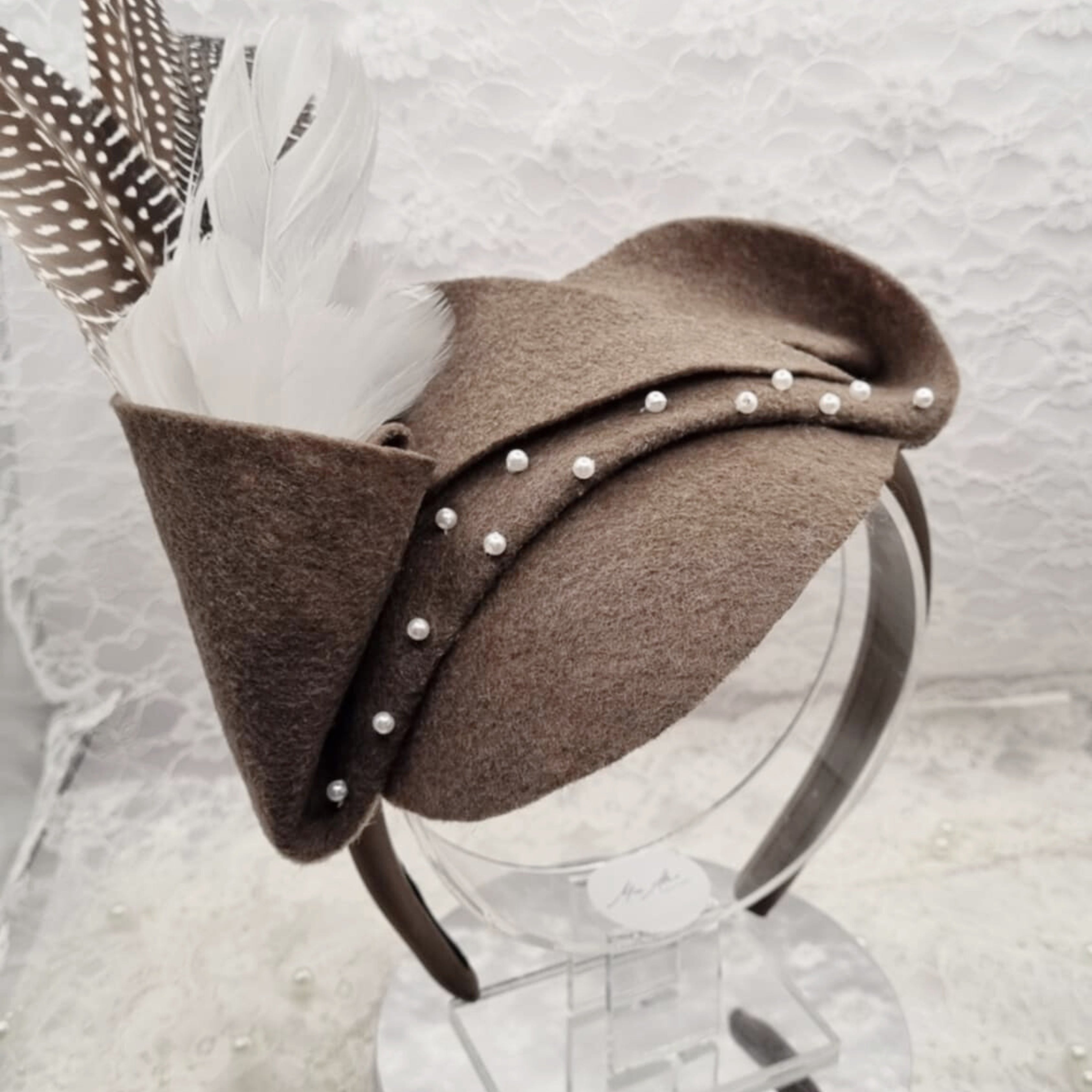 Vintage 1940s Pearl Feather Headband | Handmade Brown Felt Hairpiece | Ladies Day Headband | Timeless Old Hollywood Style