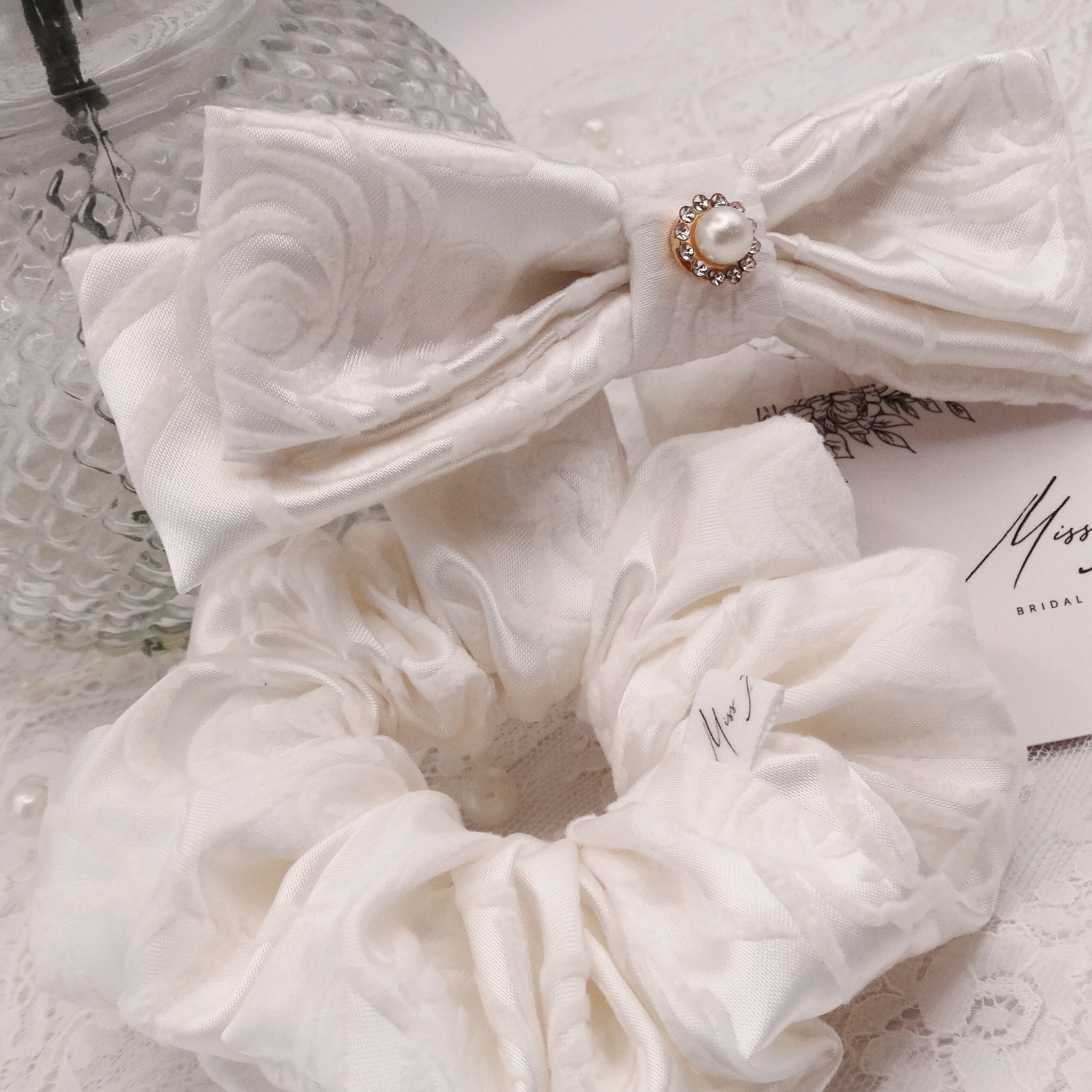 Dahlia Mini Bow | Soft White Ivory | Hair Clip Accessory