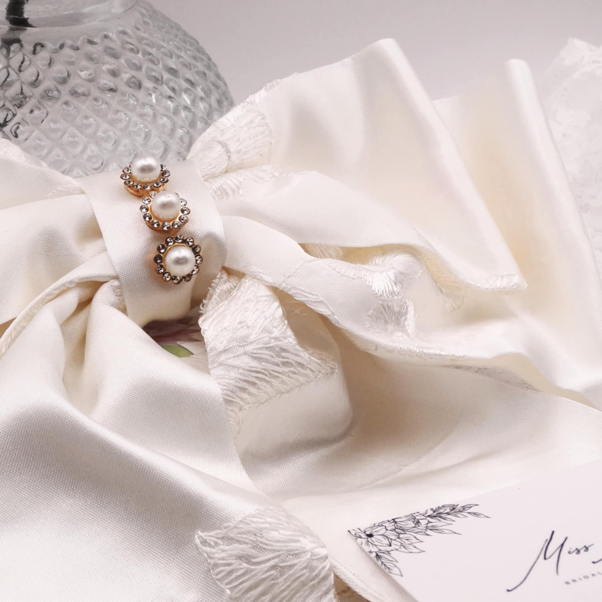 Isabelle Soft Cream Bow | Lace Appliqué & Pearl Bead Diamond Detail
