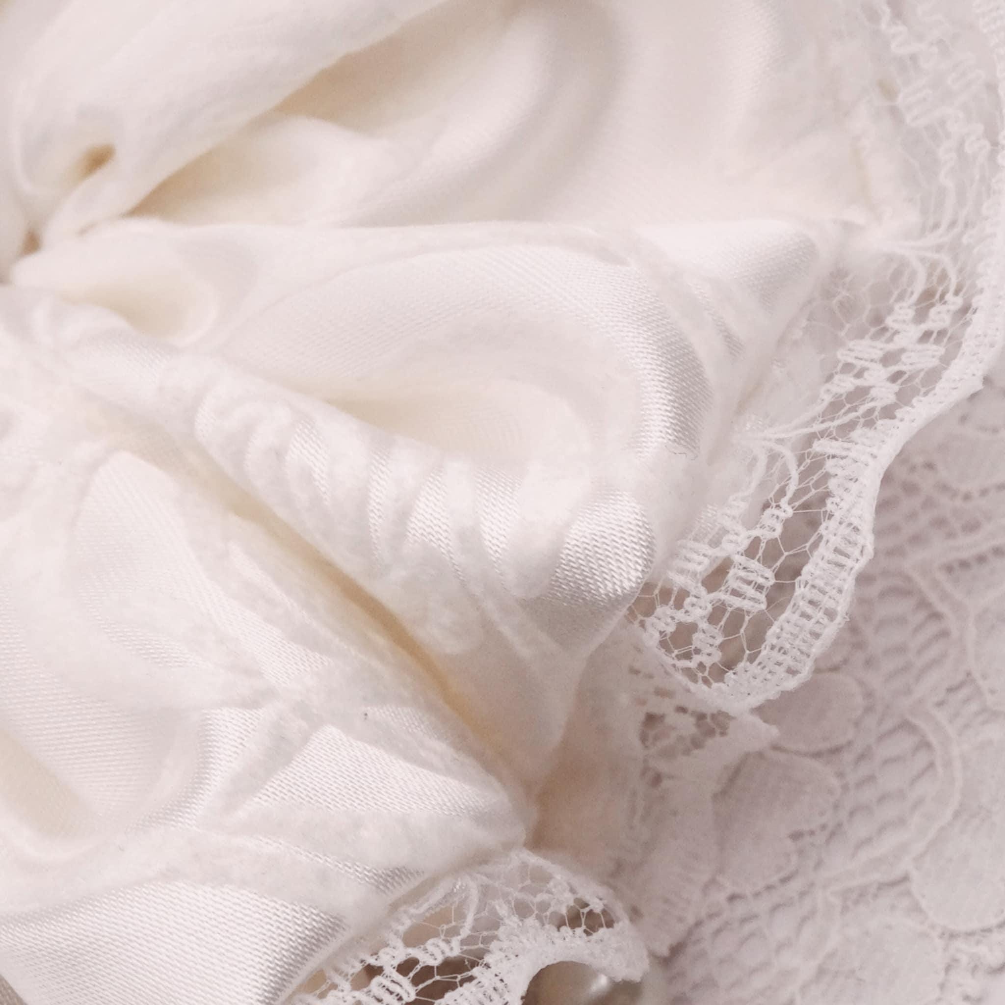 Dahlia Soft White Ivory Scrunchie | Detailed flowers with Lace Trim