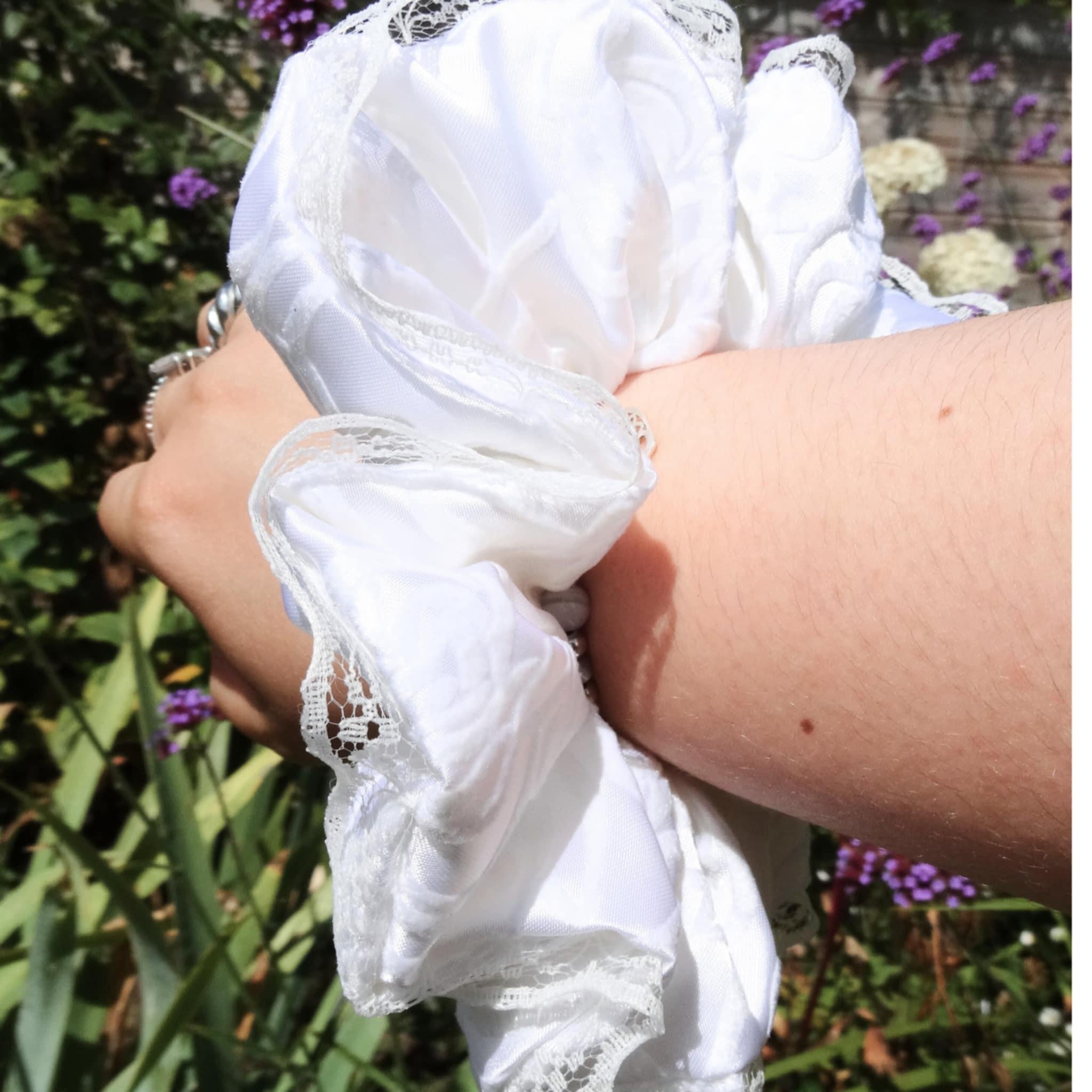 Dahlia Soft White Ivory Scrunchie | Detailed flowers with Lace Trim